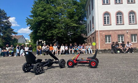Die neuen Kettcars werden vorgestellt