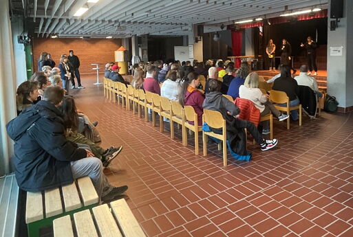 Abschluss was geht ab, der Weg ins Berufslebe Vortrag und Berichte von Schülerinnen und Schüler Bild 2