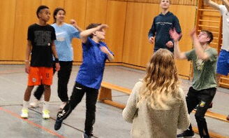 Spiele in der Turnhalle