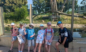 Vor dem Eingang des Heidelberger Zoos