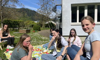 Picknick im Schulgarten