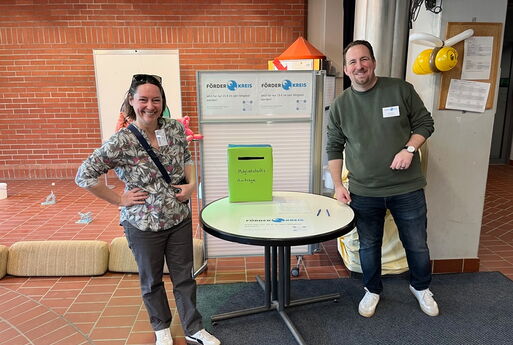 Werbung für den Förderverein der Luise Frau Kümmerling und Herr Haneklaus